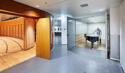 Cover image for Schindler 2000