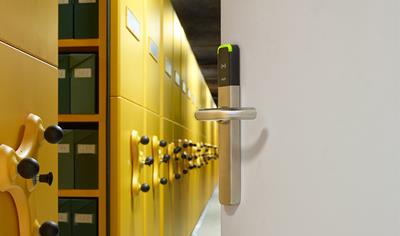 Cover image for XS4 One+