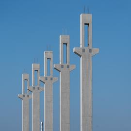Cover image for Column
