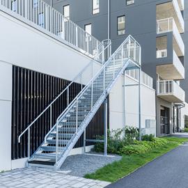 Cover image for Straight staircase