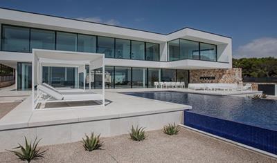 Cover image for Natural limestone tiles for flooring and façade cladding