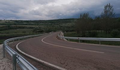 Cover image for SINGLE SIDED GALVANIZED BARRIERS FOR GROUND