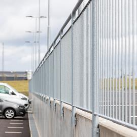 Cover image for Railing
