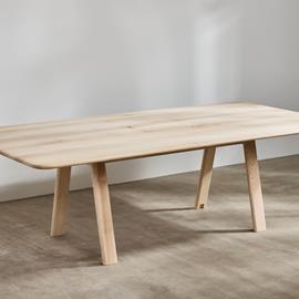 Cover image for AYA Table