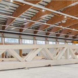 Cover image for Glued laminated timber beams with metal fittings