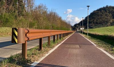 Cover image for DOUBLE SIDED CORTEN GUARDRAILS