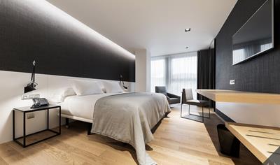 Cover image for TARIMAS DE MADERA MACIZA PARA INTERIOR con espesores de 14 a 40 mm.