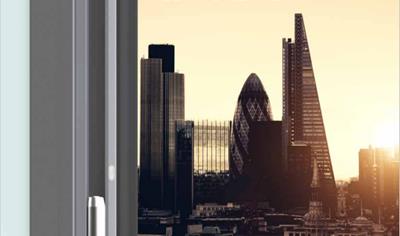 Cover image for Hinges CHIC KU