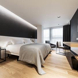Cover image for TARIMAS DE MADERA MACIZA PARA INTERIOR con espesores de 14 a 40 mm.