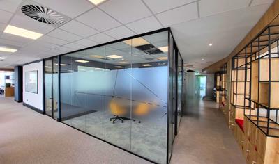 Cover image for Apton Quartz Frameless Glazed Partitioning System