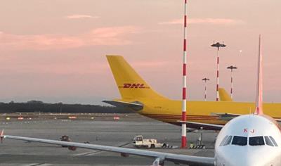 Cover image for Lighting columns with motorized mobile top platform